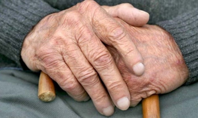 Помощь одиноким пожилым людям
